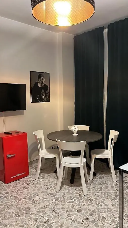 Guest house Suite Cado Dalle Nubi 3 O 4 Posti Letto Con Bagno Privato E Doccia Idromassaggio Bari