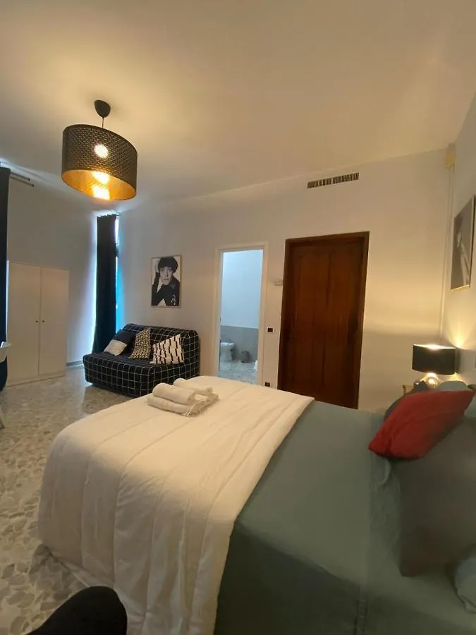 Suite Cado Dalle Nubi 3 O 4 Posti Letto Con Bagno Privato E Doccia Idromassaggio Bari Guest house
